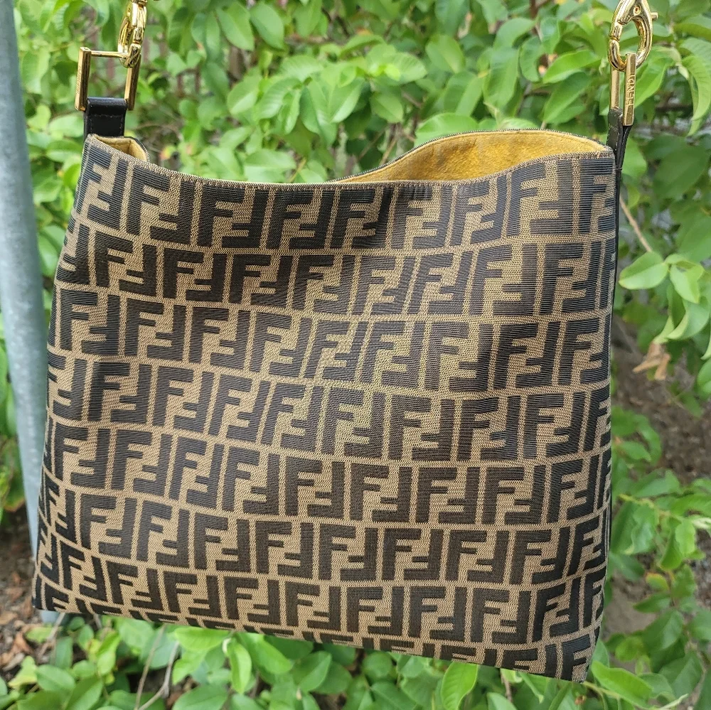 Fendi Logo Bag - Picture 6 of 16